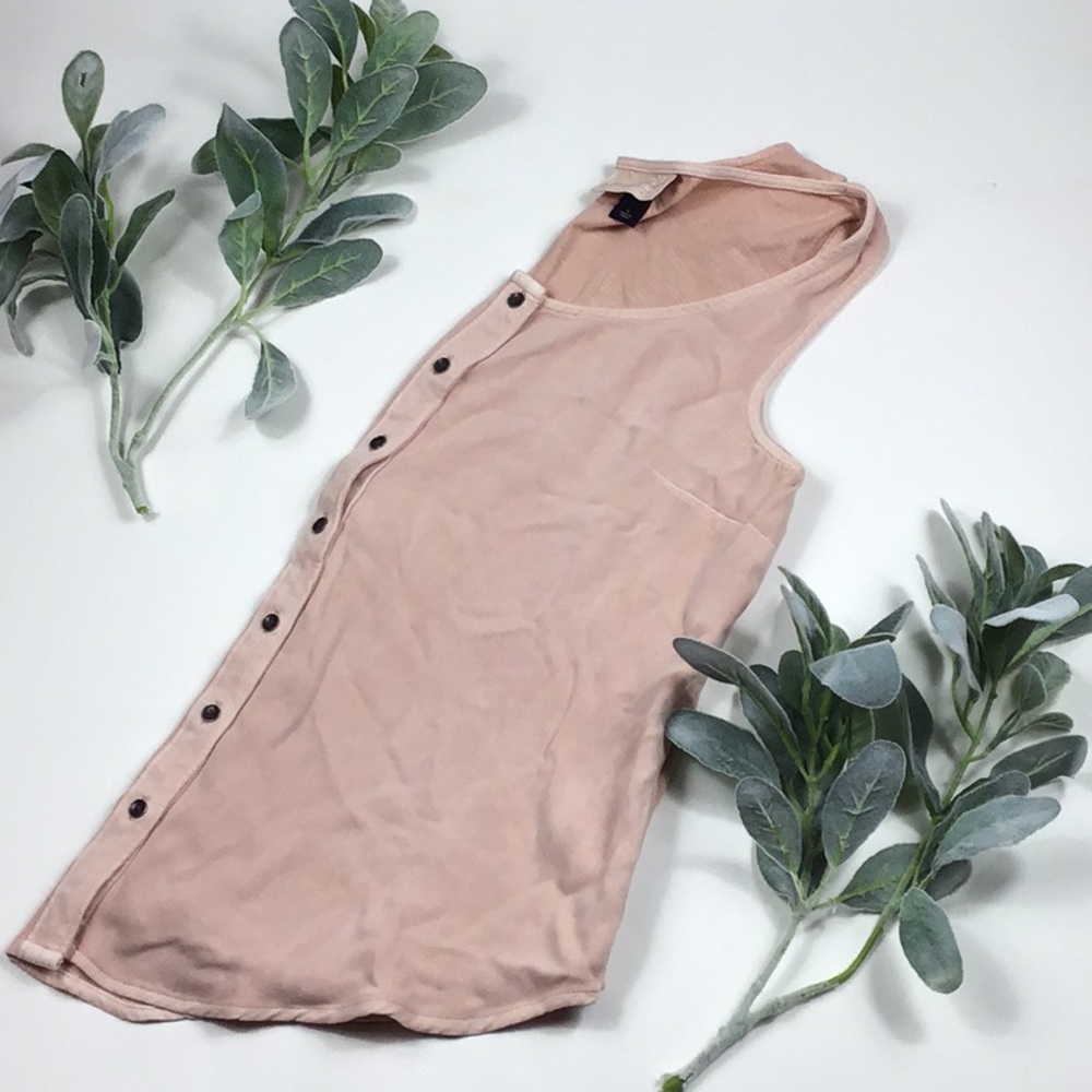 Universal Thread > Peach > Buttoned > Tank Top > S